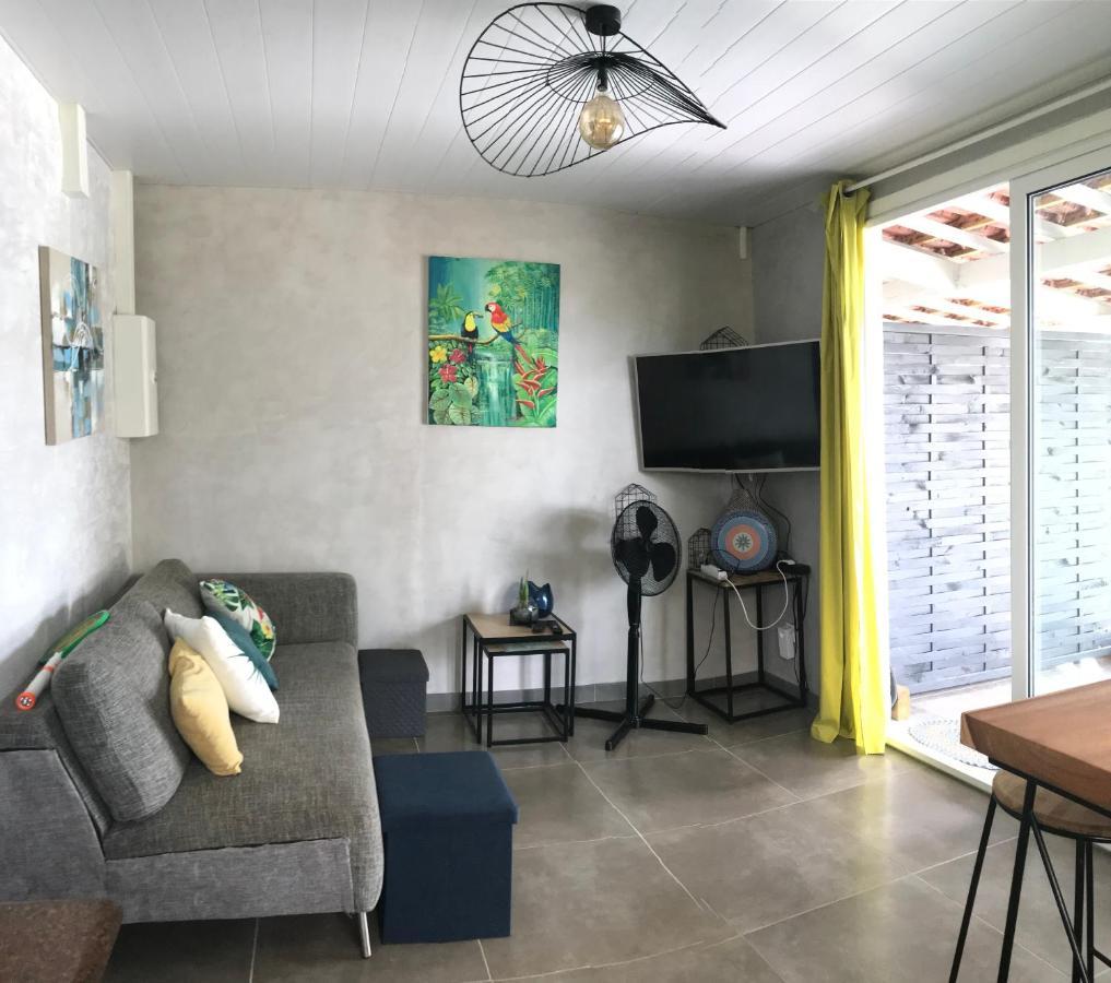 Grand T2 Tout Confort , Emplacement Ideal Riviere-Salee Bagian luar foto